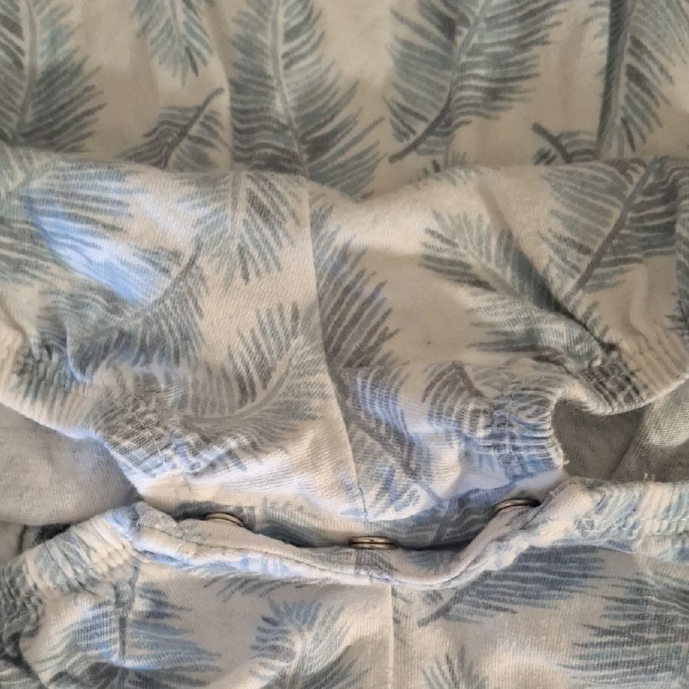 Old Navy White With Light Blue Leaf-Print Sleeveless Romper